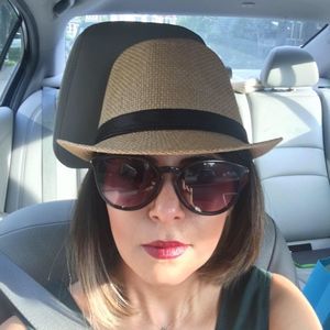 Meet your Posher, Azin